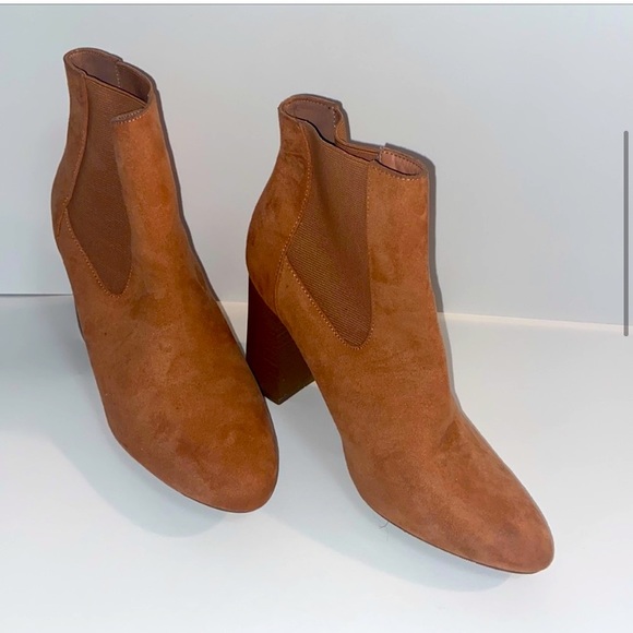 Urban Outfitters Ankle Boots - Picture 2 of 7